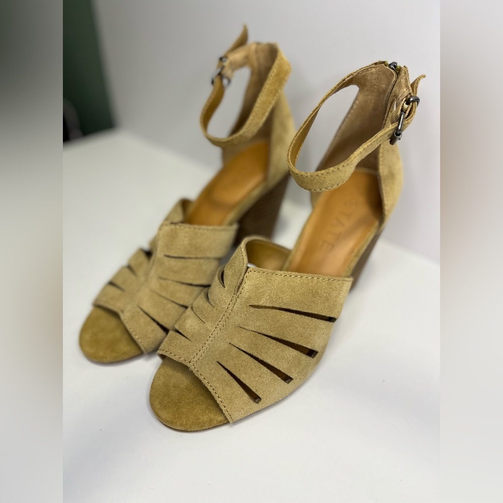 1.State Suede Block Heels Nallay Desert size 8.5 Business Casual Dress Shoe
